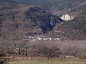 Escuer Bajo y torreón de Escuer Alto.jpg