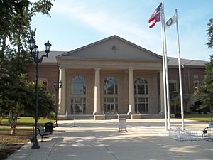 Camden County Courthouse in Woodbine