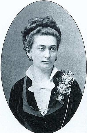 Hugonnai Vilma c 1890.jpg