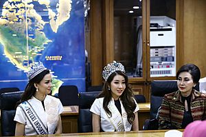 Karina Nadila Niab Together With Jenny Kim (1)
