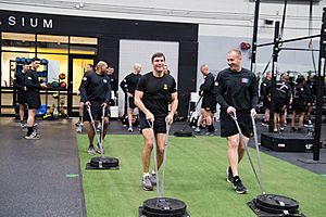 Photo of Army Secretary Mark Esper conduct physical training at Fort Bragg