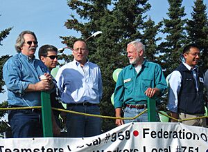 Politicians on grandstand at 2008 Labor Day parade