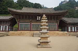 Pyohunsa Temple - Mount Kumgang North Korea (10449400303)