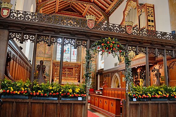 St Andrews Church, Ham Common, Chancel at Harvest Flower Festival