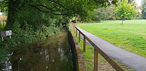 Stream, path and park in Wendover (geograph 5880853)