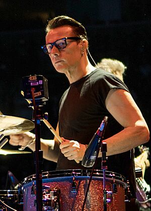 U2 in San Jose (41983985982) (cropped).jpg