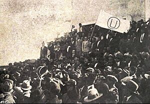 UNMSM Manifestación 1930 Bandera FEU