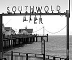 1-southwold pier bw