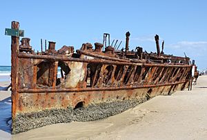 A0106 Australia Fraser Island Mahéno Boat Wreck on the beach sand Ancient Hospital Boat from 1935 (5051663799)