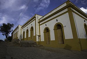 Antiguo-Pueblo-Minero-El-tr (11875714094) (cropped)