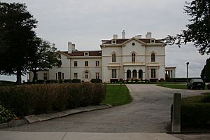 Astors Beechwood Mansion (2966829057)
