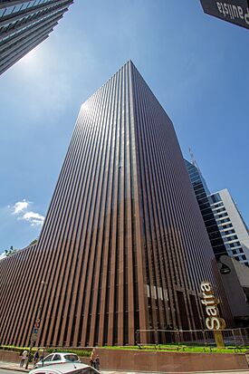 At Avenida Paulista, São Paulo 2019 23.jpg
