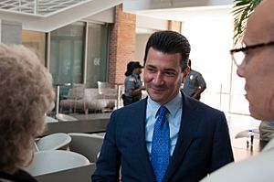 Commissioner Gottlieb at the 2017 Student Science Poster Event - 8457 (35543259483).jpg