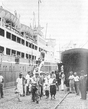 Japanese Immigrants disembarkment in Brazil 1937