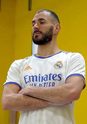 Karim Benzema wearing Real Madrid home kit 2021-2022.jpg