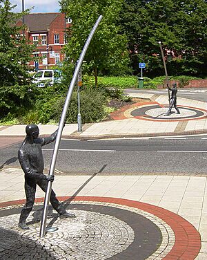 L'Arc - sculpture by David A. Annand, Basingstoke