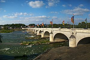 Loire Indre Tours2 tango7174
