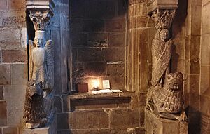 Lunds Domkyrka skulptur, lejon och änglar. Lund Cathedral sculpture, lions and angels