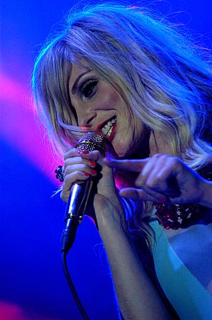 Mette Lindberg performing with The Asteroids Galaxyin Salamanca (Spain).jpg