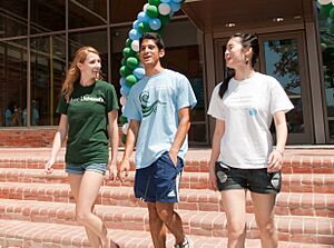 Move In Day 2011 (6099706937) (cropped)
