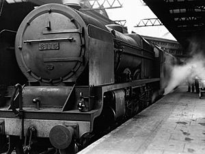 Night-Mail 1936 GPO documentary train 6115 in station