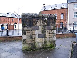 Public Art Sculpture, Bowling Green, Strabane - geograph.org.uk - 659085