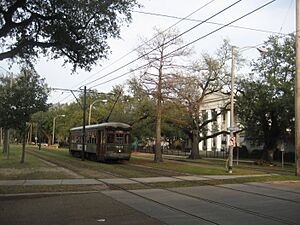 StreetcarCarrolltonHall