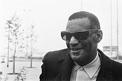 Aankomst Ray Charles (kop) op Schiphol, Bestanddeelnr 921-7410