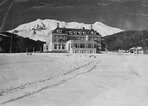 Chateau and Mount Ruapehu in winter (3307744499)