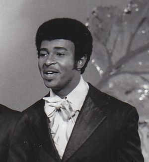Dennis Edwards with the Temptations in 1968.jpg