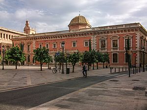 Edifici de La Nau des de la Plaça del Patriarca València