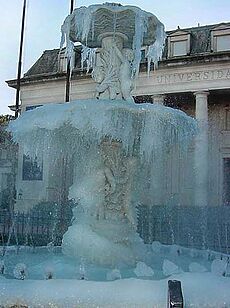 Fuente de Lola Mora congelada