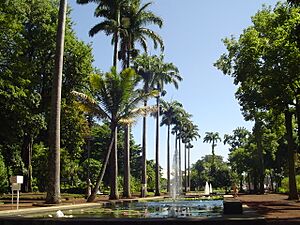 Jardin de lEtat, Saint-Denis (2855616910)
