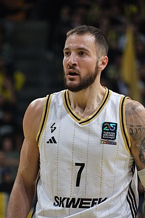 Joffrey Lauvergne 7 ASVEL Euroleague 20250313 (5).jpg