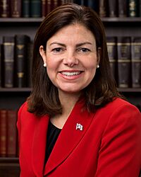 Kelly Ayotte, Official Portrait, 112th Congress 2 (cropped2).jpg