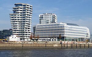 Marco-Polo-Center und Unilever Haus am Strandhafen der Norderelbe in Hamburg Foto Wolfgang Pehlemann P1270870