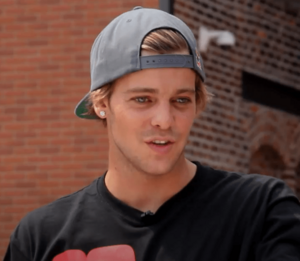 Ryan Sheckler (ujFZrsuiXOE).png