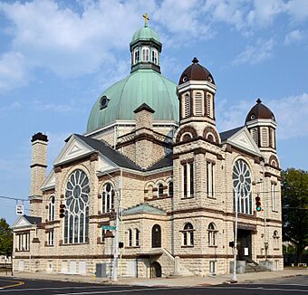 Sacred Heart Church in Dayton, Ohio from SE in 2021.jpg