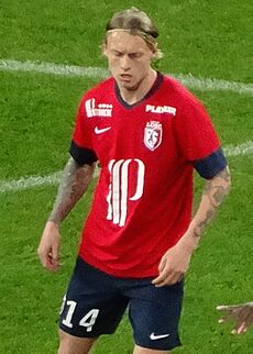 Simon Kjær (LOSC Lille) (cropped)