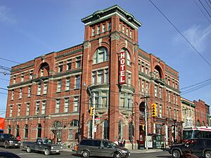 The Gladstone Hotel in 2007 -a