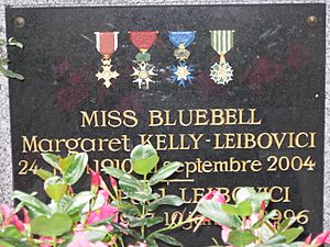 Tombe de Miss Bluebell dans le Cimitière de Montmartre