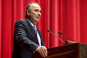University of Chicago Institute of Politics Director Axelrod Introduces Secretary Kerry and Aspen Institute President Isaacson to Discuss Global Affairs and Engage With Students (29953127524)