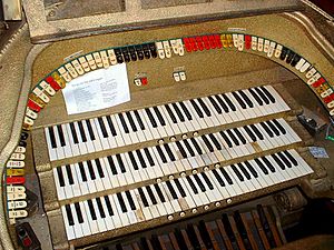 Baraboo-Wisconsin-Al-Ringling-Theatre-Barton-Organ-Console
