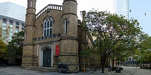 Church of the Holy Trinity - panoramio (1)