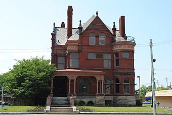 Columbus ohio wh jones mansion.jpg