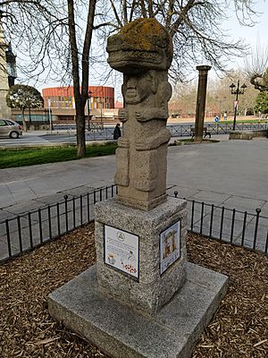 Estatua de Guerrero Chorotega