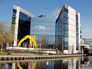 Glaxo Smith Kline Offices on the Great West Road in Brentford - panoramio