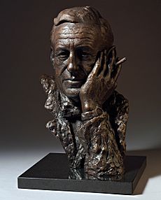 Ian-Fleming-bronze-bust-by-sculptor-Anthony-Smith