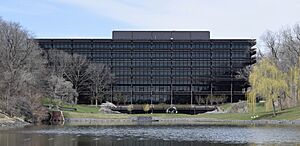 John Deere World Headquarters 04.jpg