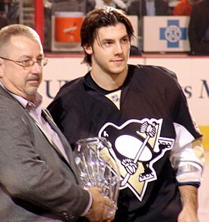 Kris Letang Penguins Rookie of the Year 2008-04-02